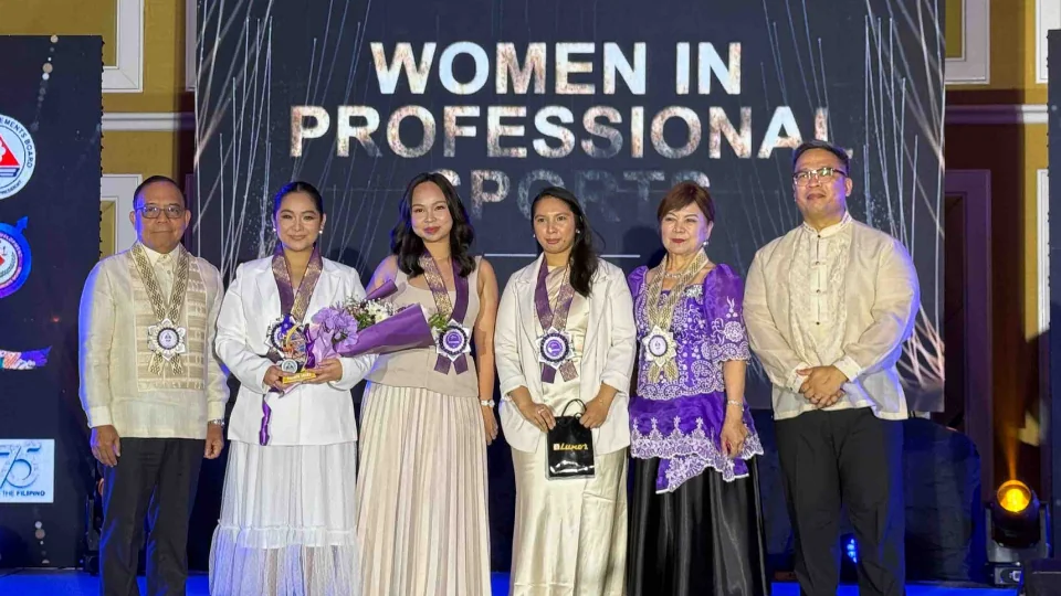 Championing women in Esports: MOONTON Games wins the Paragon Award at the 3rd Women in Professional Sports Awards