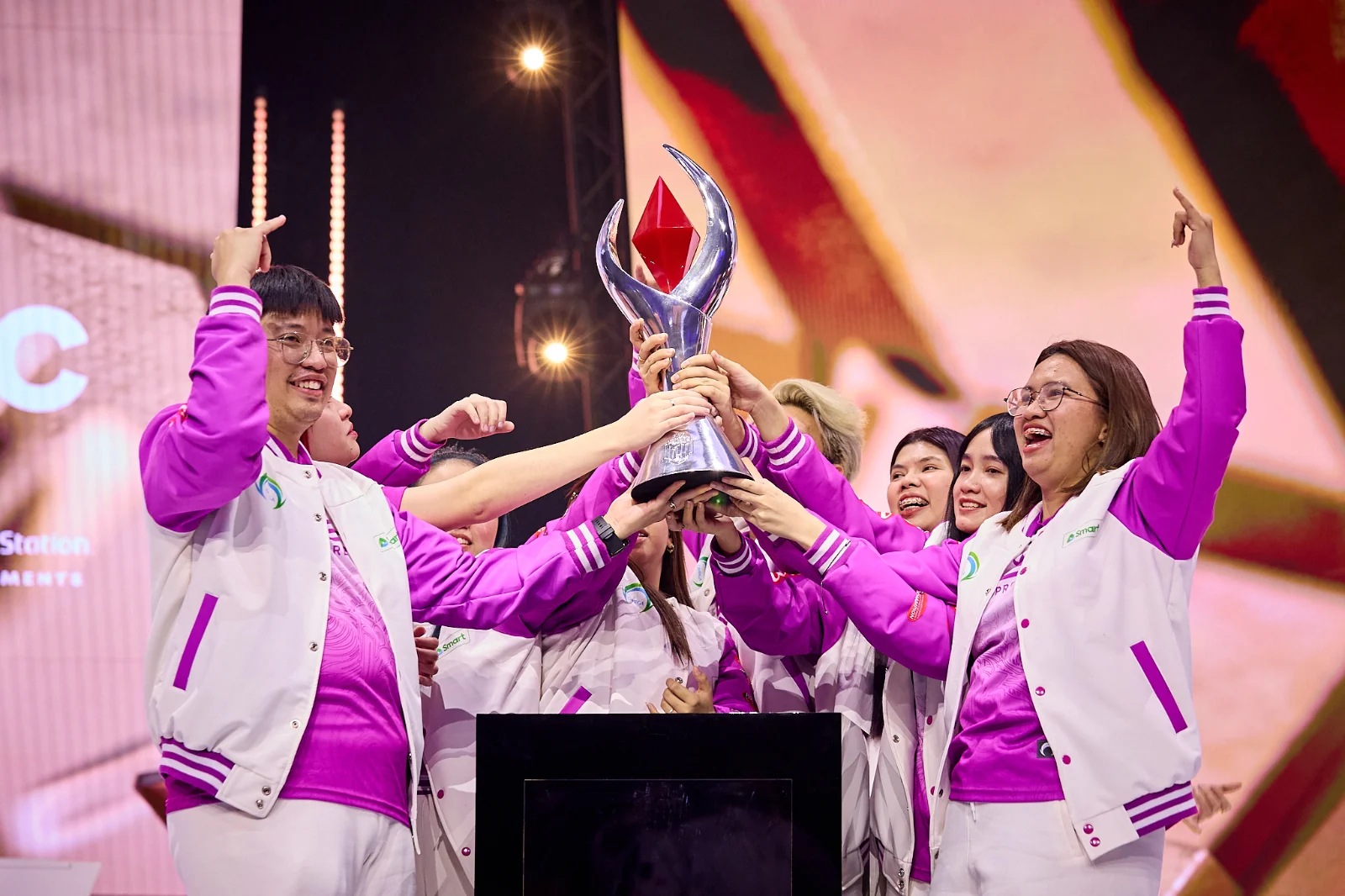 Smart Omega Empress shines the brightest as the queens of Mobile Legends: Bang Bang Women's Invitational 2024